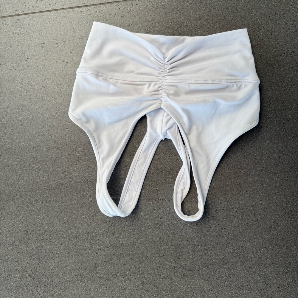 ALO Yoga White sports bra
